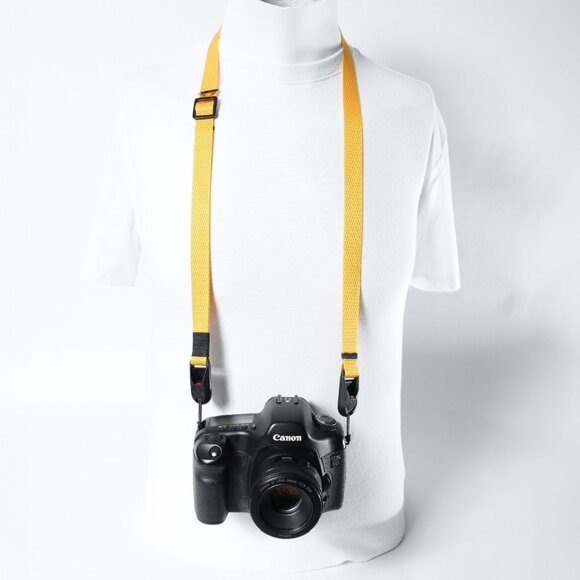 Leash Camera Strap Slim Yellow Adjustable w/2x Peak Design Anchors - Picture 6 of 6